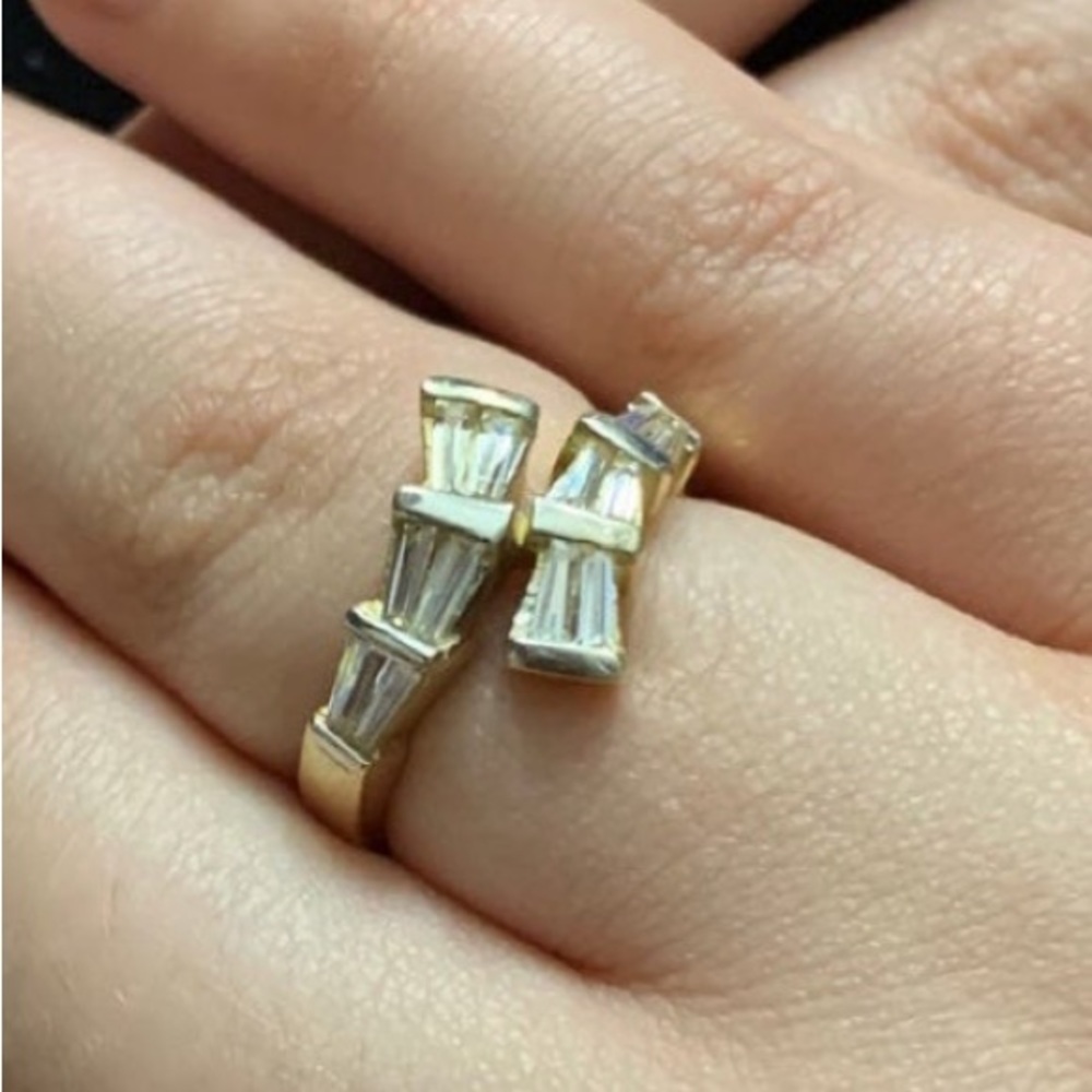 14k Real yellow gold .2 ct baguette cubic zirconia ring   size 8